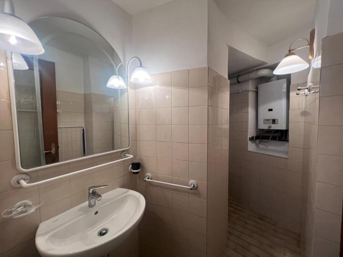 Apartment In Central Square With Lake View Lenno Exterior foto